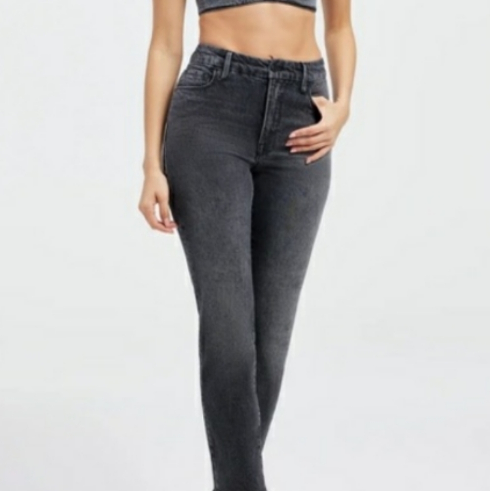 Good American Good Classic Hi Rise Jeans